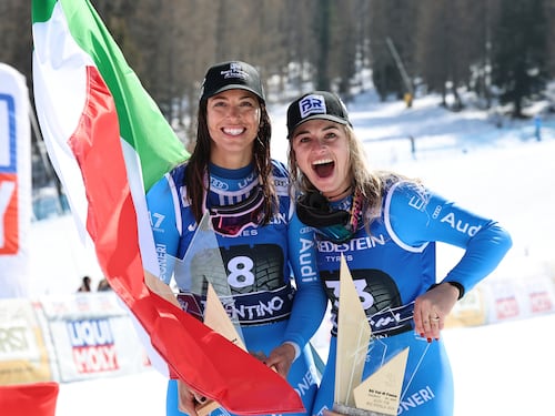È sempre azzurro il cielo di coppa: Curtoni vince, Zenere sale sul podio