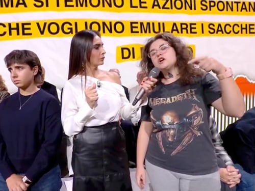 “È bene che abbiate paura”. Le frasi choc in tv dell’attivista di sinistra