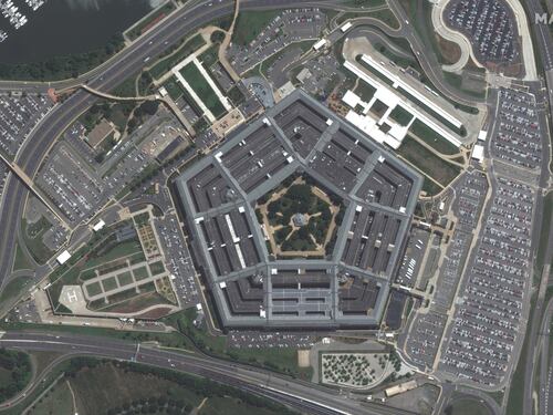 Stretta Usa sull'intelligence «Mai più un'altra talpa» I file: forze russe falcidiate