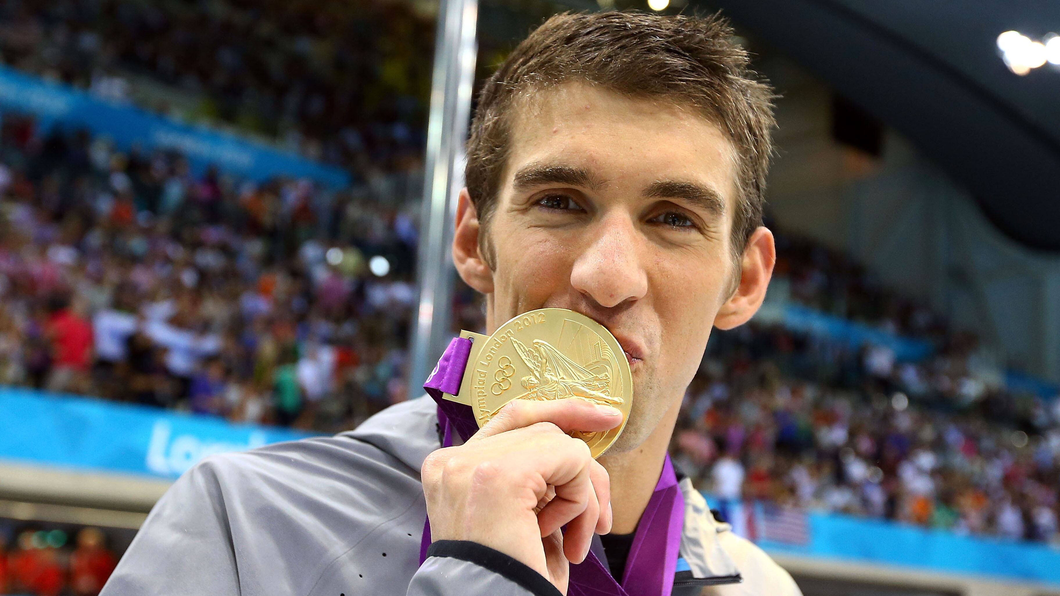 Alla guida ubriaco: 18 mesi di libertà vigilata per Phelps