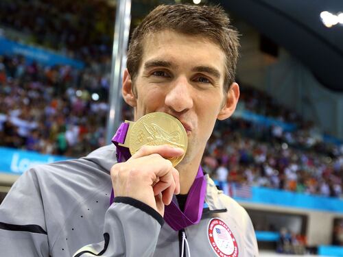 Alla guida ubriaco: 18 mesi di libertà vigilata per Phelps