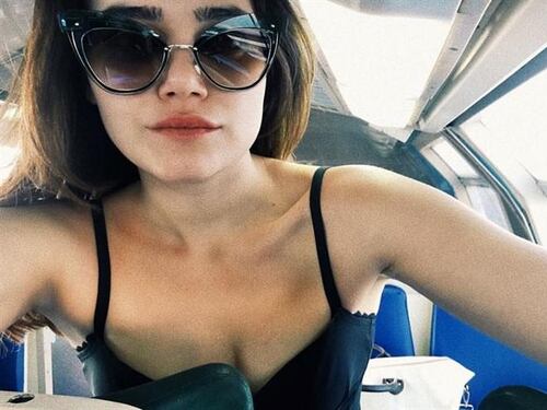 Romina Carrisi sexy in bikini: lo scatto infiamma il web