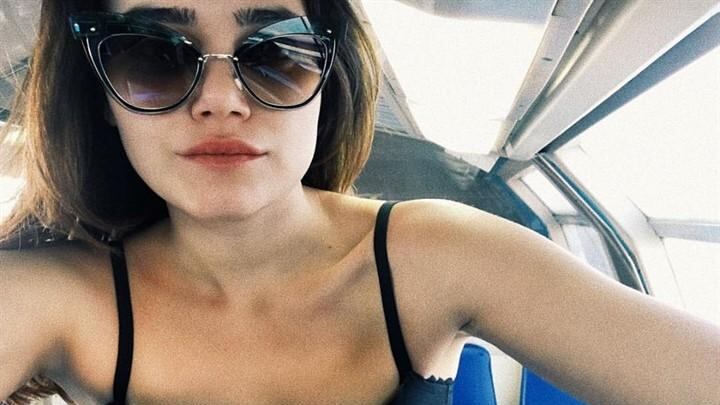 Romina Carrisi sexy in bikini: lo scatto infiamma il web