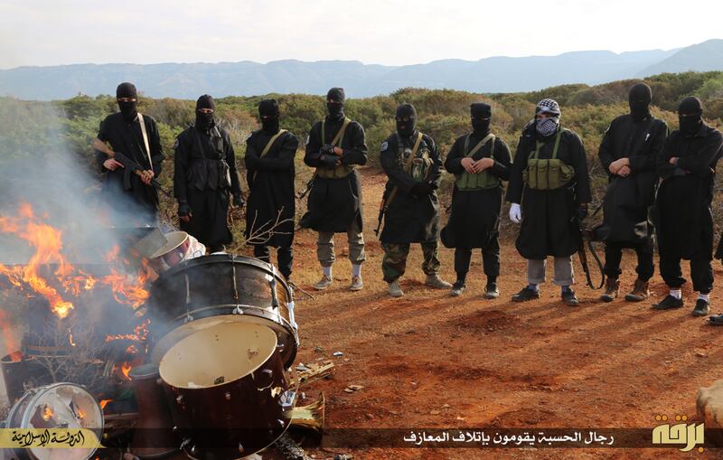 Siria, il rogo degli strumenti musicali 4