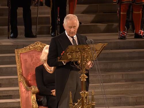 Rischio licenziamento: la lettera di Carlo ai membri del personale