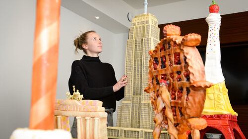 I palazzi "che si mangiano", in esposizione a Londra 1