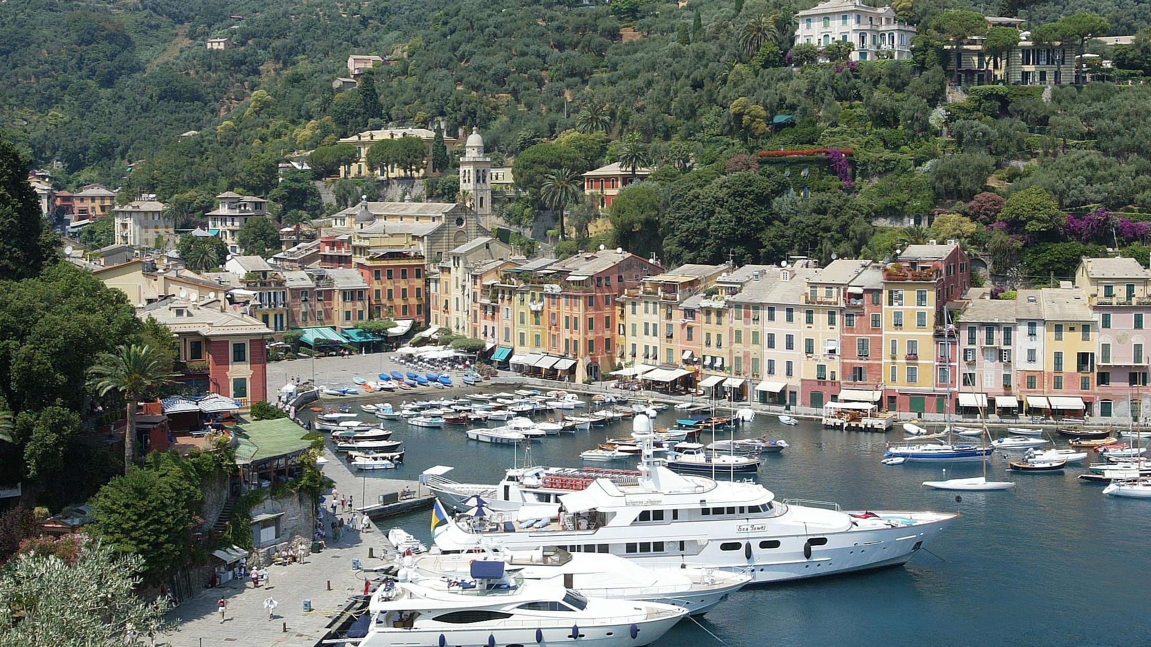Tornano gli yacht? Macché, i porti restano vuoti per le tasse