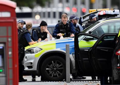 Londra, un'auto sulla folla davanti al museo di storia naturale 27
