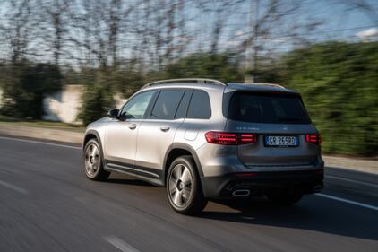 Mercedes-Benz EQB e GLB: guarda la gallery 11