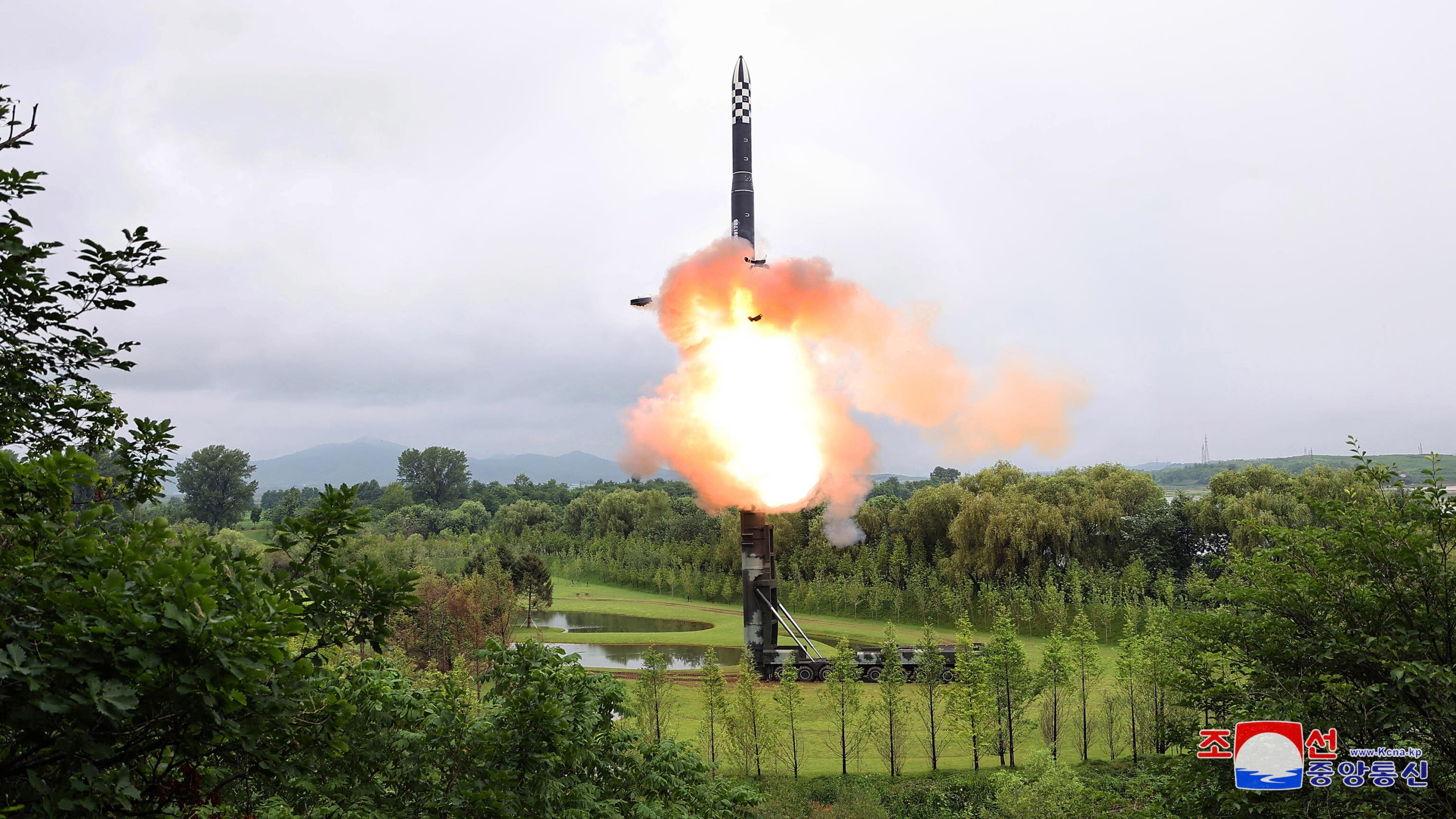 Il vertice degli Usa con Seul e Tokyo: la Nato del Pacifico ora agita Pechino