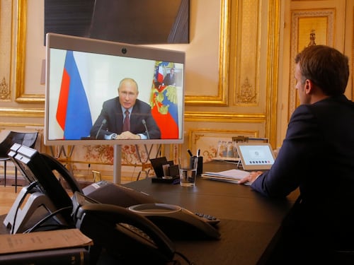 "Faremo crollare l'economia russa". La mossa finale contro Putin
