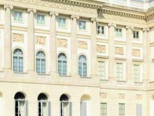 Prezzi, divise del personale, menu a tema: le regole della giunta per i bar nei musei