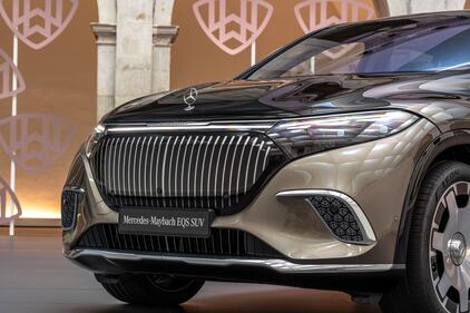 Mercedes-Maybach EQS SUV: guarda la gallery 12