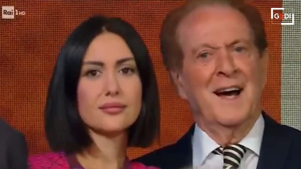 "Io vecchio porco? Non esageriamo". La replica di Memo Remigi