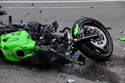 Schianto auto-moto a Milano, morti due ventenni - FOTO 1