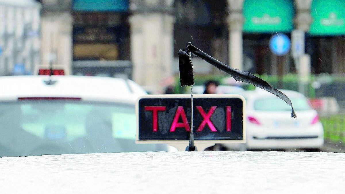 Taxi, l'aumento è scattato ma il tassametro non lo sa