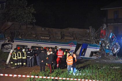 Treno contro un Tir nel Torinese