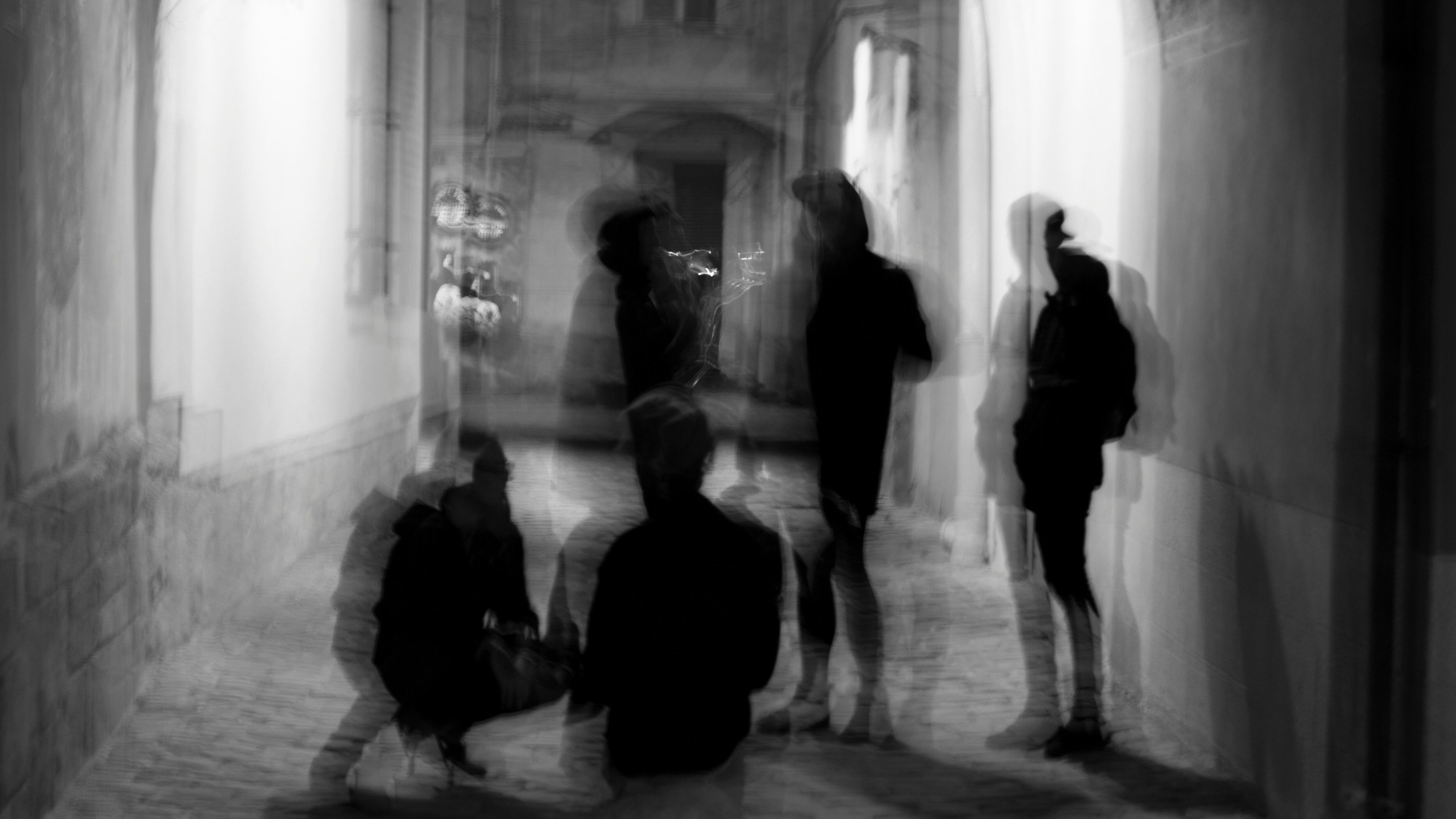La violenza colpisce maschi e femmine
