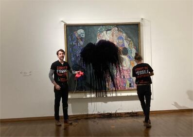  Attivisti contro il dipinto di Gustav Klimt "Morte e Vita" 4