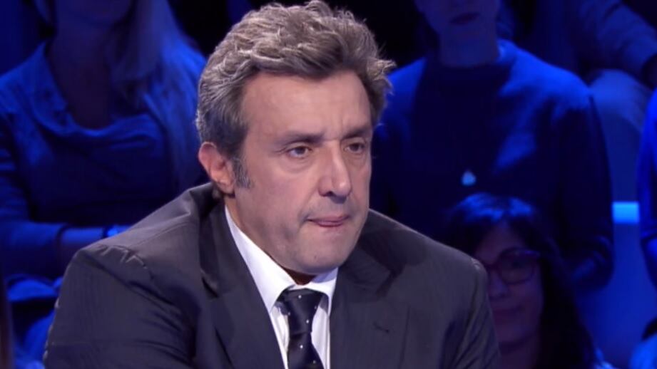Flavio Insinna svela: "Grazie a Fabrizio Frizzi sono un conduttore"