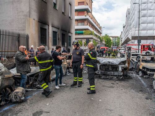 "Ho visto la finestra sciogliersi Poi buio, fiamme alte e fumo"