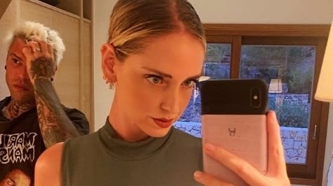 Chiara Ferragni scandalizza con un look provocante: "Ma non ti vergogni"