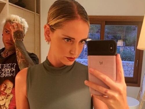 Chiara Ferragni scandalizza con un look provocante: "Ma non ti vergogni"