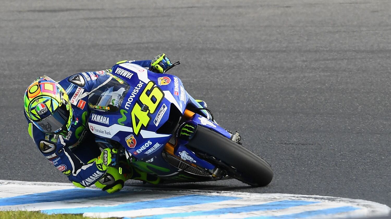 Moto Gp, Crutchlow vince davanti a un grande Rossi