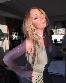 Mariah Carey, il seno esplode su Instagram 7