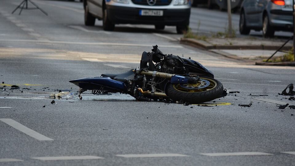 Tragedia nel varesotto, 17enne perde la vita in sella alla sua moto
