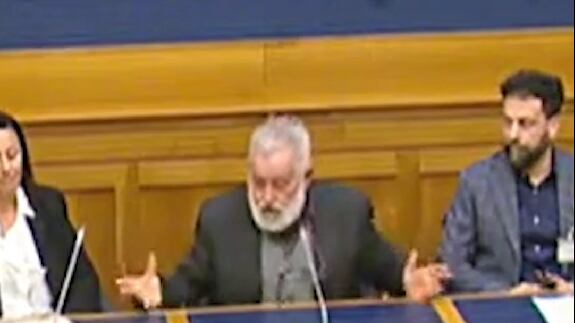 “Dobbiamo uccidere qualcuno?”. La provocazione all’evento di sinistra alla Camera