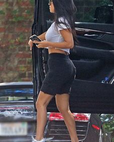 Sorelle Kardashian: lati b per una sfida hot 10