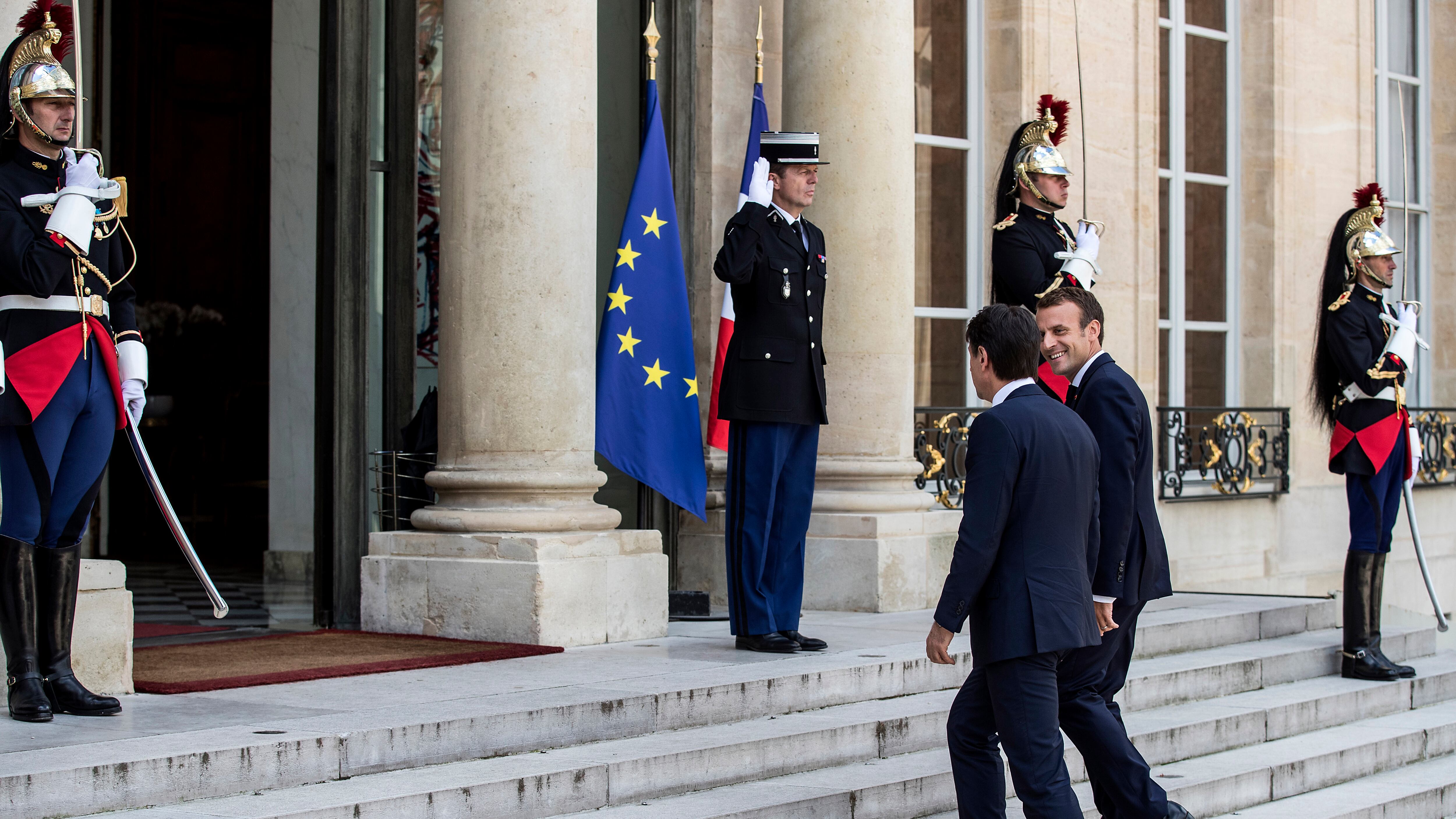 Un Parlamento di maleducati: ecco il decalogo per politici cafoni
