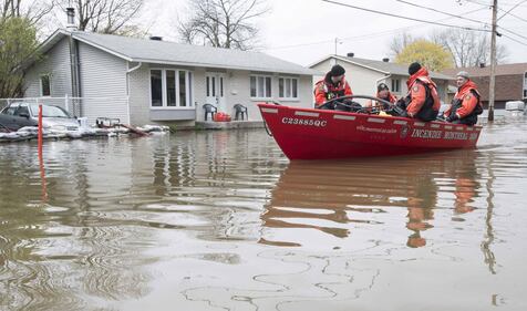 L'esercito canadese dispiegato contro l'alluvione in Quebec 13