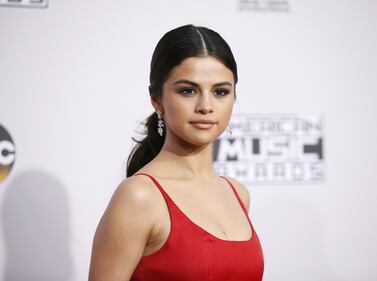American Music Awards 2016, ecco i lokk stravaganti delle star 4