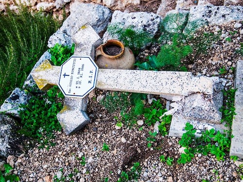Israele, cristiani nel mirino: "Cimiteri profanati e croci distrutte"