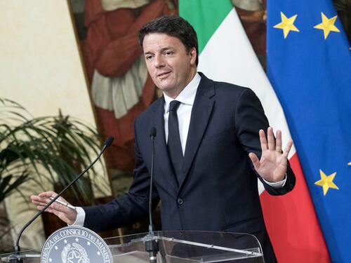Ora Renzi ricatta gli italiani: "Se vince il No sale lo spread"
