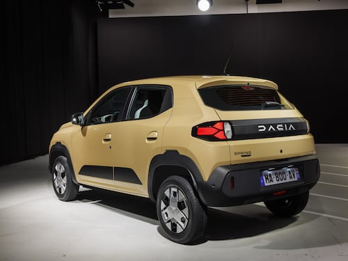 Dacia Spring 2024: guarda tutte le foto di interni ed esterni