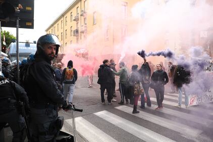 Scontri a Bologna durante lo sgombero dell'Istituto Santa Giuliana 4