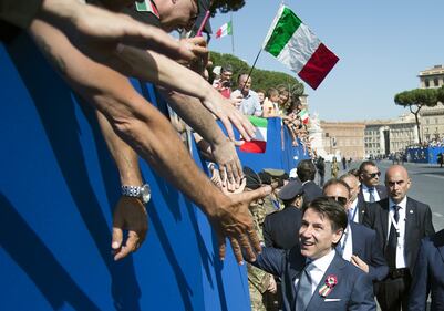 2 Giugno, bagno di folla per il premier Conte 4