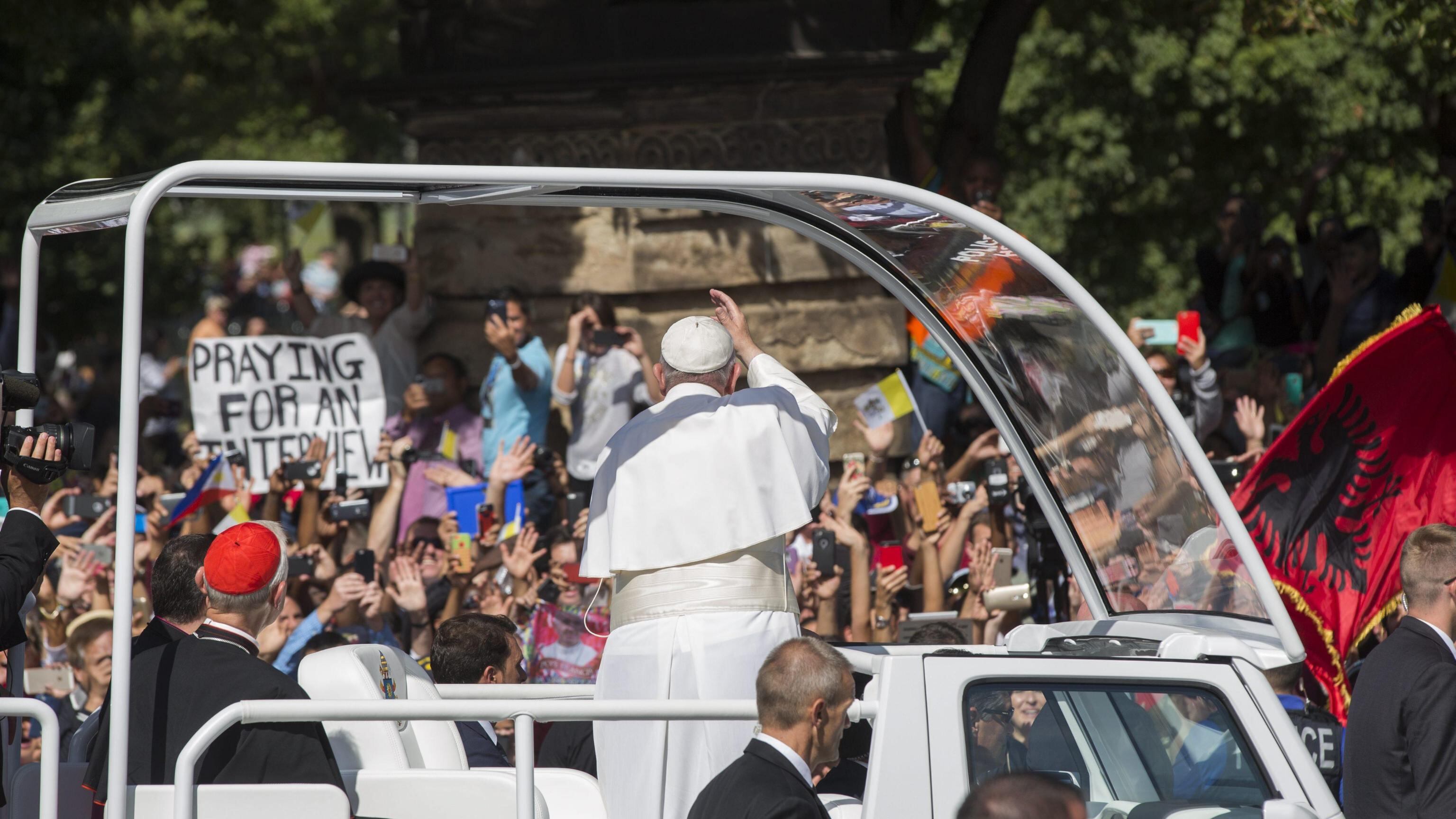 Il Papa ai vescovi Usa: "Pedofilia ferita aperta della chiesa"