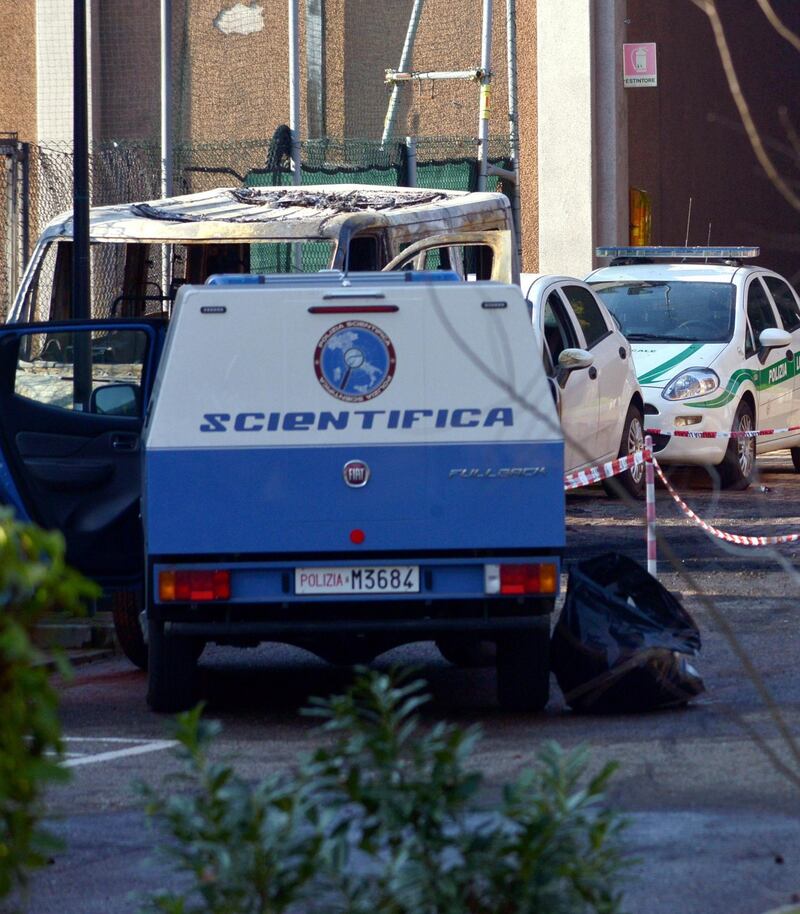 Milano, incendio nella notte nella scuola di polizia locale 7