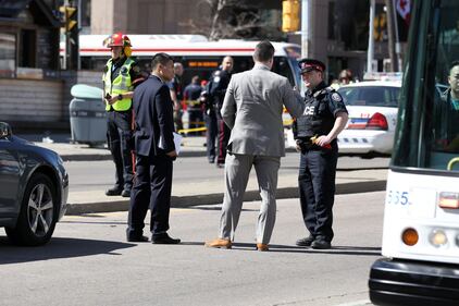 Canada, furgone su pedoni a Toronto 9