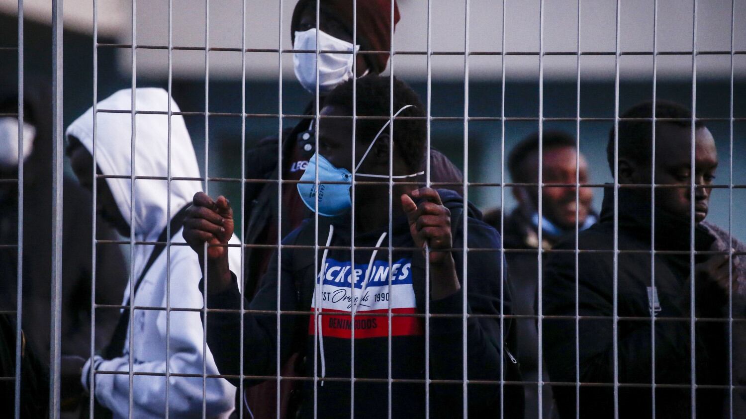 Il governo punta alla sanatoria: il Viminale pensa ad un piano per regolarizzare i migranti