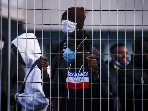 Il governo punta alla sanatoria: il Viminale pensa ad un piano per regolarizzare i migranti