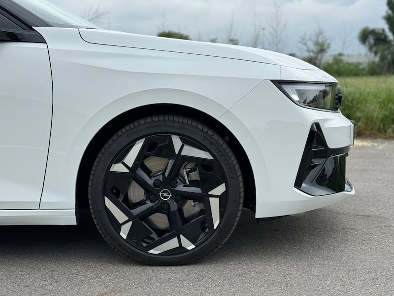 Opel Astra GSe: guarda la gallery della nuova due volumi sportiva da 225 CV 6