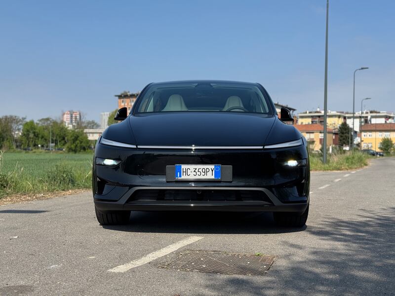 Tesla Model Y Performance: guarda le foto 2