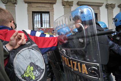 Milano, scontri all'Università Statale 9