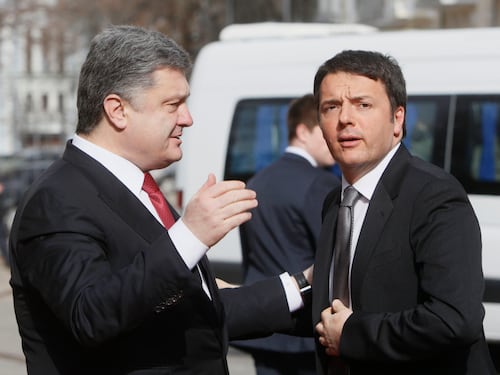 Renzi a Kiev: "Rispettare la sovranità dell'Ucraina"