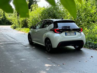 Toyota Yaris 2024: guarda la gallery del nuovo ibrido da 130 CV 10